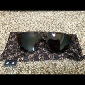 Oakley Enduro sunglasses. Barely used